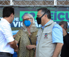 Governador Carlos Massa Ratinho Junior entrega veículos para a Vigilância Ambiental.