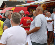 21ª edição da Travessia dos Veteranos do Corpo de Bombeiros celebra tradição em Guaratuba