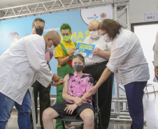 18.01.2022 - Secretário Beto Preto acompanha vacinação infantil. - Curitiba, 18/01/2022
