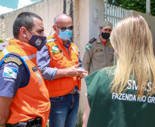 Governo Estadual entrega ajuda humanitária para famílias atingidas por enxurradas em Fazenda Rio Grande 