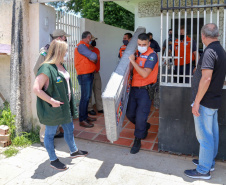 Governo Estadual entrega ajuda humanitária para famílias atingidas por enxurradas em Fazenda Rio Grande 