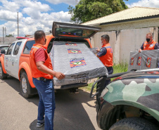 Governo Estadual entrega ajuda humanitária para famílias atingidas por enxurradas em Fazenda Rio Grande 