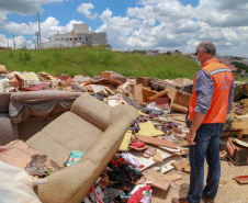 Nesta manhã de quarta-feira, a Defesa Civil Estadual esteve no município de Fazenda Rio Grande para entregar materiais de ajuda humanitária que auxiliarão as pessoas afetadas a se recomporem. - Fazenda Rio Grande, 19/01/2022