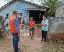 Nesta manhã de quarta-feira, a Defesa Civil Estadual esteve no município de Fazenda Rio Grande para entregar materiais de ajuda humanitária que auxiliarão as pessoas afetadas a se recomporem. - Fazenda Rio Grande, 19/01/2022