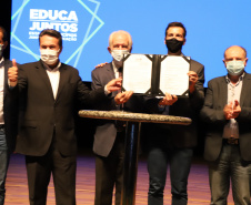 Governo reafirma compromisso com a Educação em evento com gestores de escolas municipais do Estado 