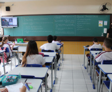 Colégios estaduais fazem preparativos finais para começar o ano letivo