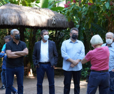 Diretores do BRDE, prefeito de Foz e parceiros visitam Parque das Aves e discutem fomento ao turismo