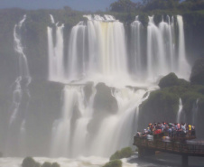 Setor do turismo cresce 13,7% no Paraná em 2021; serviços avançam 8,3%