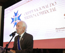 Darci Piana é homenageado com a Ordem Nacional do Mérito Comercial