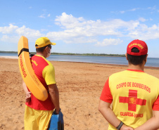 Atuação dos guarda-vidas na Costa Oeste aumenta a prevenção e diminui afogamentos durante a temporada de verão