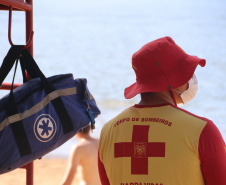 Atuação dos guarda-vidas na Costa Oeste aumenta a prevenção e diminui afogamentos durante a temporada de verão