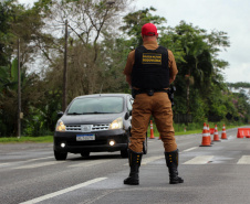 Abordagens contra o tráfico de drogas e fiscalização de trânsito serão intensificados pelo Batalhão Rodoviário da PM durante o Carnaval 