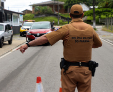 Operação Barreira realiza bloqueios policiais no litoral parananse