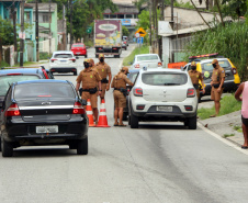 Operação Barreira realiza bloqueios policiais no litoral parananse