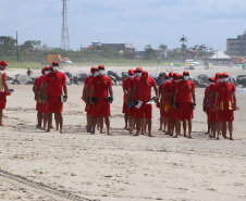 Corpo de Bombeiros forma 30 novos guarda-vidas no Litoral