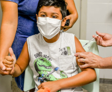 No primeiro mês de vacinação infantil contra a Covid-19, Paraná registra pelo menos 40% do público vacinado