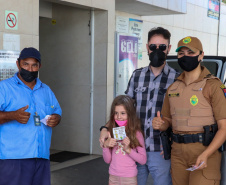  Orientações de segurança são feitas durante campanha educativa “Sou amigo da Polícia Militar” em postos de combustíveis e módulos móveis