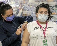 Ação itinerante de vacinação na área portuária imuniza quase 526 trabalhadores
