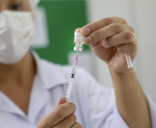 18.01.2022 - Secretário Beto Preto acompanha vacinação infantil.