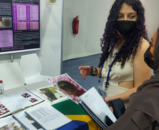 Aluna da rede estadual apresenta trabalho em feira de ciências de Dubai