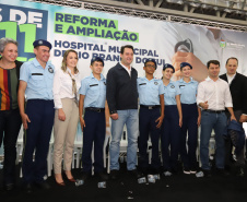 O governador Carlos Massa Ratinho Junior e o  Secretário da Saúde, Beto Preto, assinam nesta quinta-feira (31), liberação de recurso para o Hospital de Rio Branco do Sul. 31/03/2022 - Foto: Geraldo Bubniak/AEN