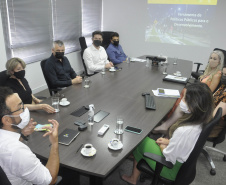 Reuniãop com a prieira dama do estado e presidente do Conselho de Ação Solidária do Paraná, Luciana Saito Massa - 