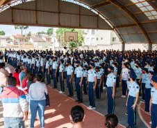  Colégios Cívico-Militares recebem kits finais do uniforme 