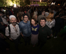 Festa no MON celebra abertura do 30º Festival de Teatro de Curitiba