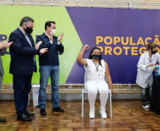 Segundo ano da pandemia no Paraná tem a marca registrada pela vacinação 