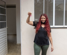 Mulheres são as mais beneficiadas por projetos habitacionais no Paraná