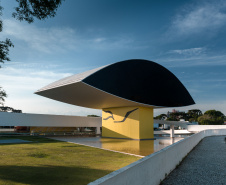 MON lança catálogo da exposição “Concurso como Prática: A Presença da Arquitetura Paranaense” com palestra de Fernando Serapião