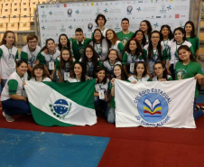 Conheça a professora do Paraná que mantém um celeiro de pesquisadoras no Interior