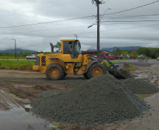 Com 300 vagas abertas, obras na Orla de Matinhos levam emprego à população local