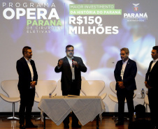 O secretário de Estado da Saúde, Beto Preto, lançou o Programa Opera Paraná.