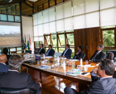 Governador Carlos Massa Ratinho Junior em reunião com presidente do Ibama Eduardo Bim pra tratar do cronograma das audiências publicas da Nova-Ferroeste e parques urbanos - Curitiba, 16/03/2022