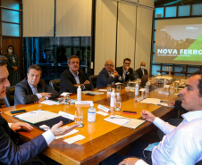 Governador Carlos Massa Ratinho Junior em reunião com presidente do Ibama Eduardo Bim pra tratar do cronograma das audiências publicas da Nova-Ferroeste e parques urbanos - Curitiba, 16/03/2022