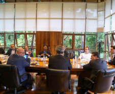 Governador Carlos Massa Ratinho Junior em reunião com presidente do Ibama Eduardo Bim pra tratar do cronograma das audiências publicas da Nova-Ferroeste e parques urbanos - Curitiba, 16/03/2022