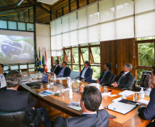 Governador Carlos Massa Ratinho Junior em reunião com presidente do Ibama Eduardo Bim pra tratar do cronograma das audiências publicas da Nova-Ferroeste e parques urbanos - Curitiba, 16/03/2022