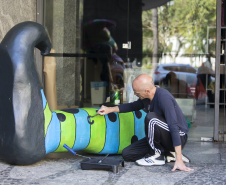Festival de Teatro de Curitiba abre mais 100 postos via Agência do Trabalhador da Cultura