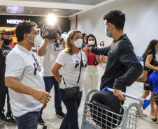 Repatriado da Ucrânia - Murilo Koefendee Maia, jogador de futebol,  com a mãe Angélica Maia e o pai  Juarez Maia - Curitiba, 11/03/2022