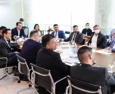 Governador Carlos Massa Ratinho Junior durante reunião com executivos do Grupo Softbank - Curitiba, 22/03/2022