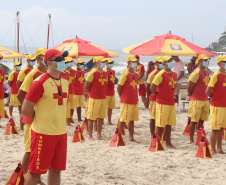  Corpo de Bombeiros forma 55 guarda-vidas civis voluntários no litoral