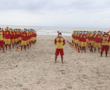  Corpo de Bombeiros forma 55 guarda-vidas civis voluntários no litoral