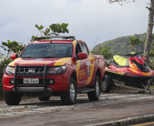 Prevenção a afogamentos e salvamentos do Corpo de Bombeiros no Litoral marcam Verão Paraná 2021/2022