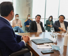 O governador Carlos Massa Ratinho Junior recebe nesta segunda-feira(7), o Presidente da Renault do Brasil, Ricardo Gondo  e o  Presidente da Renault para a América Latina,  Luiz Pedrucci 