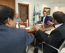 O governador Carlos Massa Ratinho Junior recebe nesta segunda-feira(7), o Presidente da Renault do Brasil, Ricardo Gondo  e o  Presidente da Renault para a América Latina,  Luiz Pedrucci 