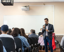 Estado inicia projeto de Postos Avançados da Agência do Trabalhador em colégios estaduais 