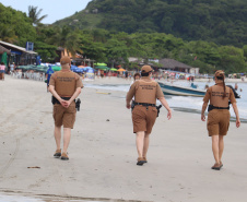 Com policiamento comunitário e ciclopatrulhamento, PM protege turistas e nativos da Ilha do Mel