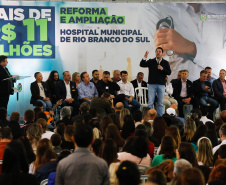 governador Carlos Massa Ratinho Junior e o  Secretário da Saúde, Beto Preto, assinam nesta quinta-feira (31), liberação de recurso para o Hospital de Rio Branco do Sul. 31/03/2022 - 