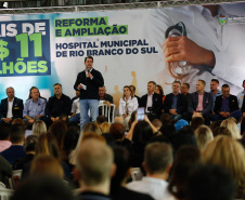 governador Carlos Massa Ratinho Junior e o  Secretário da Saúde, Beto Preto, assinam nesta quinta-feira (31), liberação de recurso para o Hospital de Rio Branco do Sul. 31/03/2022 - 